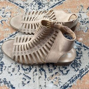 Wonder Nation Tan Strappy Sandals